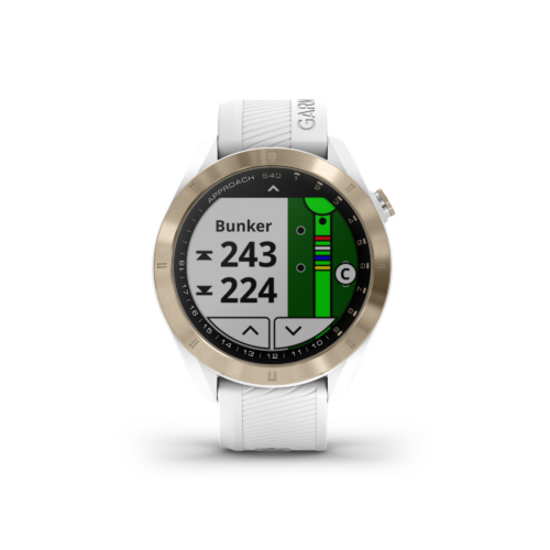 Garmin Approach S40 in white with bunker page