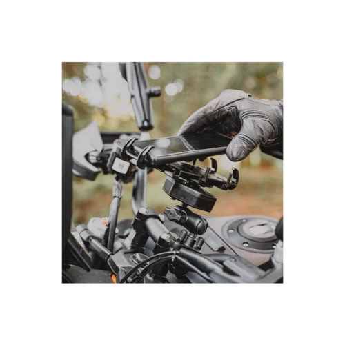 RAM-B-149Z-A-PD4-462 in use on motorcycle