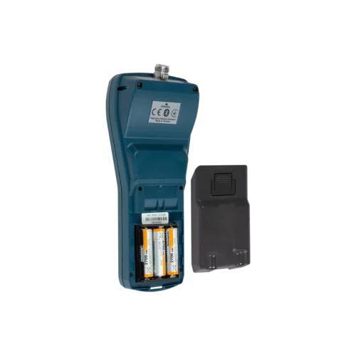 RigExpert AA-3000 ZOOM with battery cover off