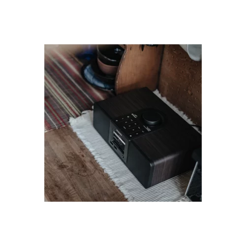 Sangean WFR-32 on desk